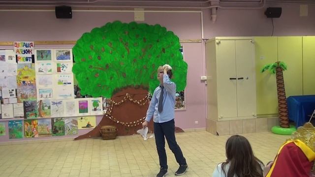 Басня "Волк и ягнёнок"Ecole russe à Versailles смотреть онлайн
