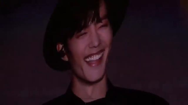 【bjyx】a fan yelling Wang Yibo loves Xiao Zhan then Xiao Zhan laughed so sweetly смотреть онлайн