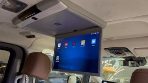 Hyundai Staria - потолочный монитор
