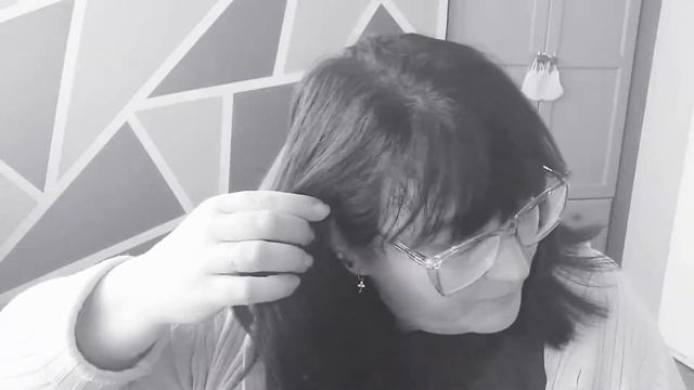 GHD Oracle......How to curl hair tutorial.... or how I use it.... SORRY FOR THE BLACK AND WHITE! смотреть онлайн