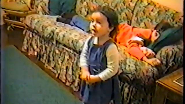 Baby sings Evita (Savannah at 20 months old) 1996 смотреть онлайн