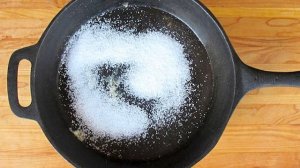 Вот как можно испортить сковороду с антипригарным покрытием. Вы еще делаете так?