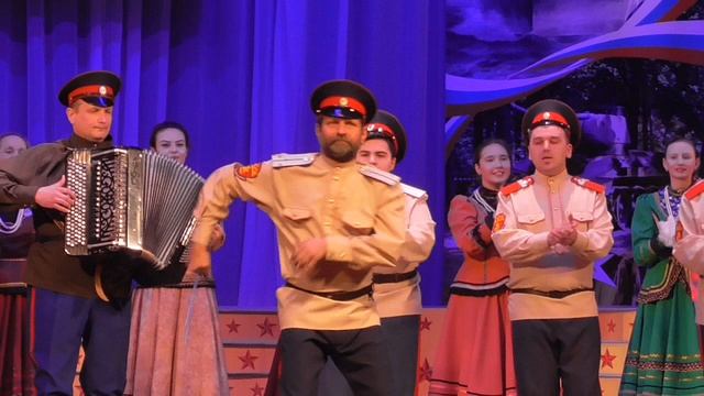 Анс. "Чарочка" "Мать российская земля" !.mp4 смотреть онлайн