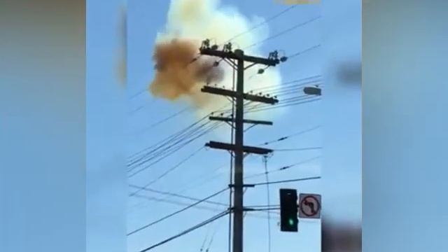 Замыкание на деревянной опоре смотреть онлайн