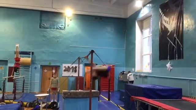 Оборот в стойку,2 закладки смотреть онлайн