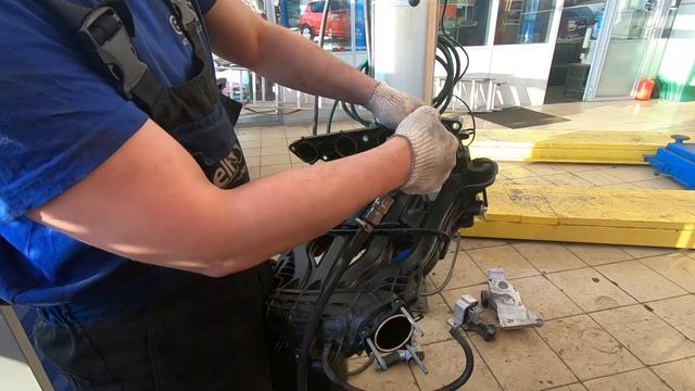 Переклейка постели распредвалов и масло в свечных колодцах Lada Vesta смотреть онлайн