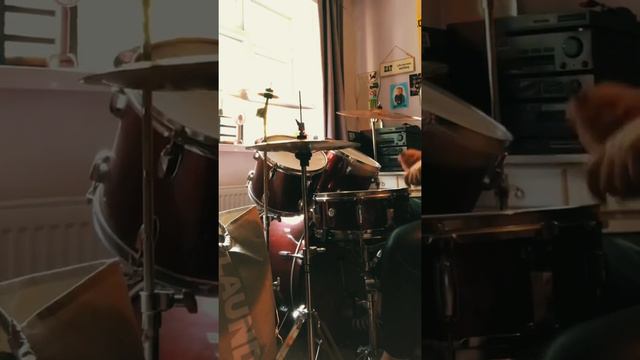 Rhinestone Eyes - Gorillaz (Drum Cover) смотреть онлайн