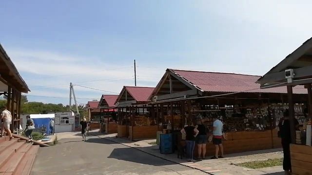 Зрелая русская полная женщина уговаривает мужчину. Почему женщины покупают хлам. Три женщины и один смотреть онлайн