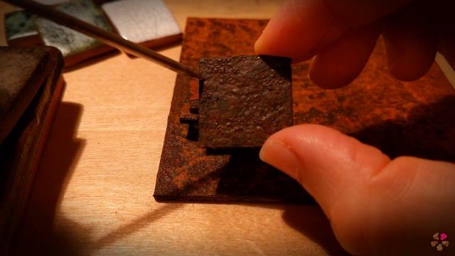 Very up close tracing of small tiles and drawings. Binaural sounds. Slow delicate ASMR cerca y lent смотреть онлайн