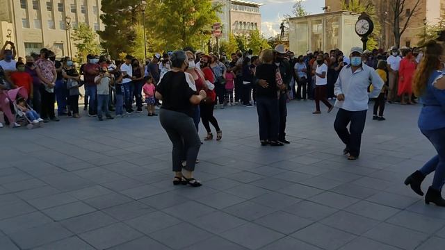 Ah!!! pero que requeté bonito bailan!!💃🤠en los bailes de CHIHUAHUA ♥️ con Musical Milagro 🎹💙🎵 смотреть онлайн