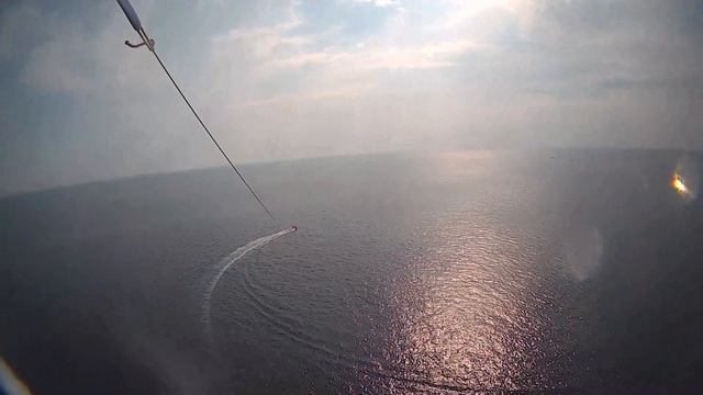 ПОЛЕТ НА ПАРАШЮТЕ НАД МОРЕМ. смотреть онлайн
