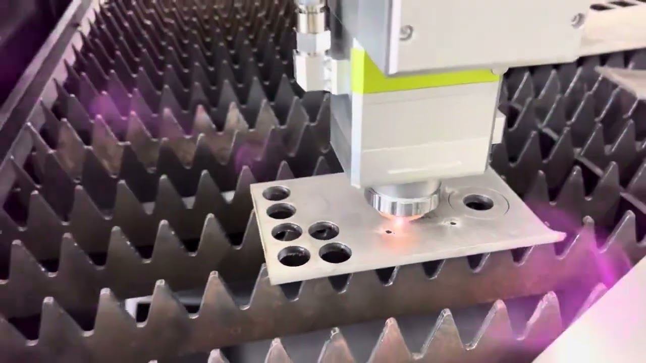 Курсы операторов ЧПУ станков лазерной резки LRM XT 1530 | cut.raymark.ru смотреть онлайн