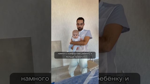 ПРИСАЖИВАНИЕ ? - частая ошибка родителей // как нельзя носить малыша смотреть онлайн