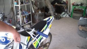 Почему глохнет мотоцикл при повороте руля.