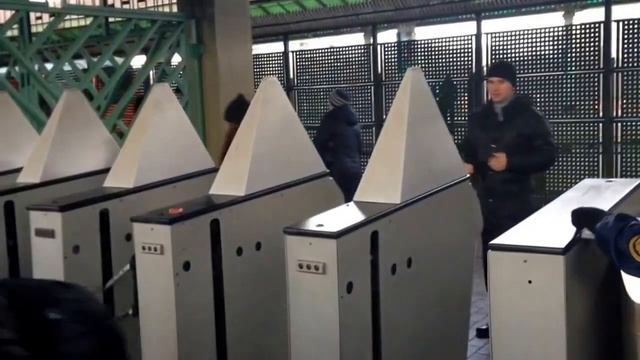 Турникеты в метро. Москва смотреть онлайн