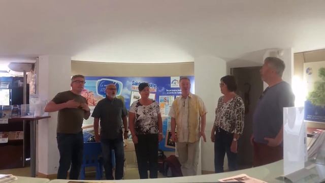 Maxime Band à l'Office de Tourisme Sainte-Maxime - Hallelujah смотреть онлайн
