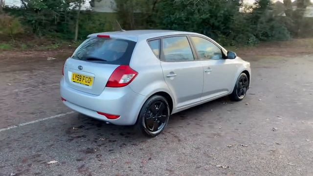 Kia Ceed automatic at J and R Autos of Colchester смотреть онлайн
