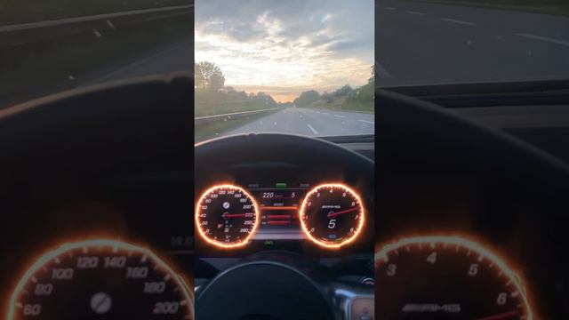 Mercedes CLS 53 AMG ON FIRE Full Speed German Autobahn смотреть онлайн