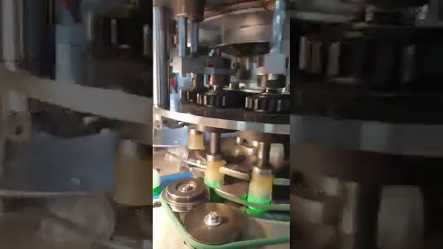 Автомат для сборки крышек смотреть онлайн