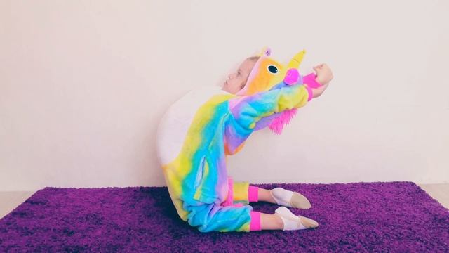 Растяжка дома. Я - ЕДИНОРОГ. Занимаюсь сама смотреть онлайн