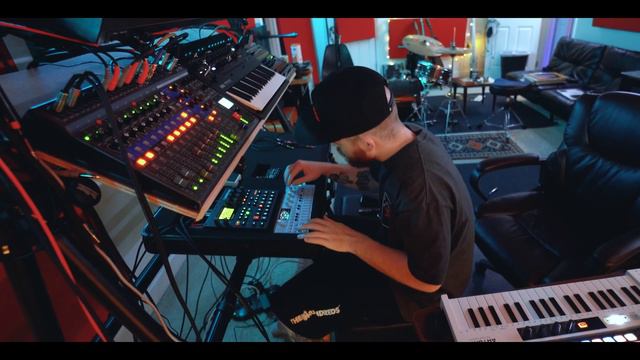 DJ RedHanded - OP-1 x Digitakt x Hydrasynth смотреть онлайн