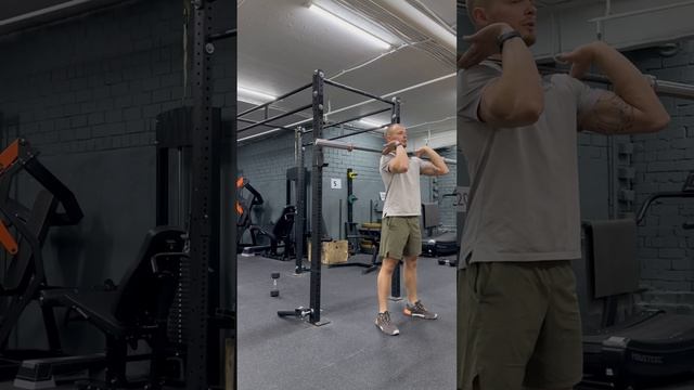 Приседания со штангой на груди смотреть онлайн