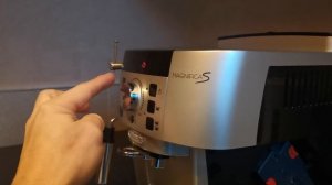 Не работает кофемашина DeLonghi Magnifica (ECAM 22.110) / Решение проблемы заварочного блока