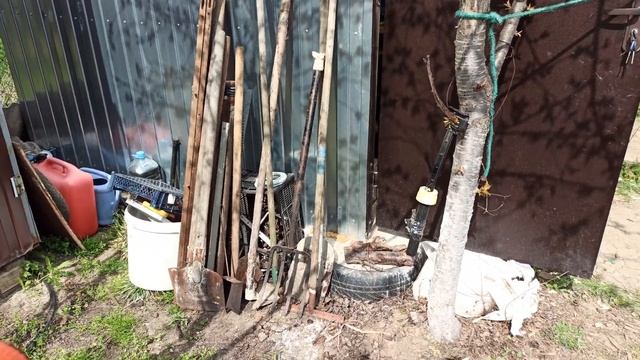 Сарай на опорах из авто покрышек! Спустя год! смотреть онлайн