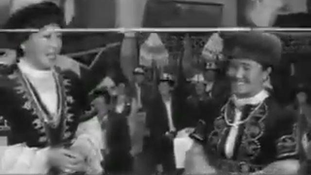 Макал-лакап айтышы. Архивден алынган ыр кесе смотреть онлайн