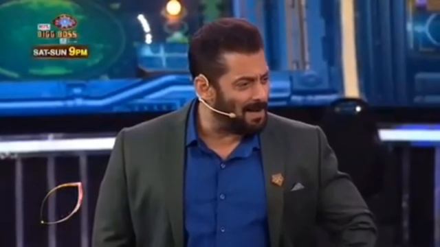 Mia Khalifa New Cross Over Meme Video Ft. Neha Kakkar And Salmon boi смотреть онлайн