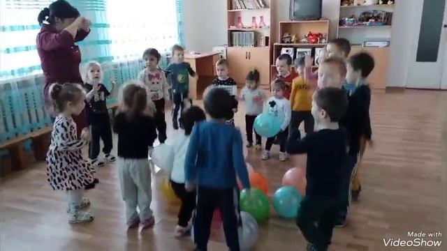 Мы празднуем всемирный день ребёнка смотреть онлайн