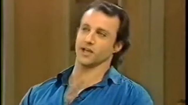 Bronson Pinchot on Regis & Kathie Lee - 8/31/93 смотреть онлайн