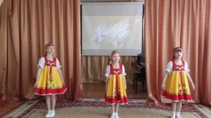 "Комары-комарики"   муз. и сл. Л.В.Чернышовой