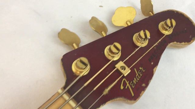 1980 Fender Precision Special Bass смотреть онлайн