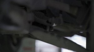 Хруст при повороте руля, в чем причина? Что такое шрус? Важность диагностики ходовой