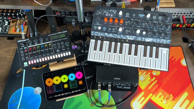 #Jamuary2022 - 22 - Loopy Pro, Arturia Microfreak, Roland TR6S(Live Looping Jam) смотреть онлайн