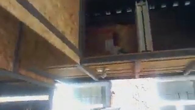 компактное использование места под навесом.