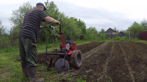 Дисковый окучник с мотоблоком