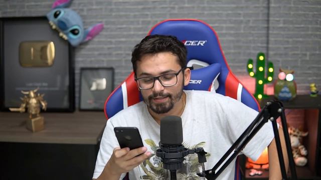 MINHA VÓ ME LIGOU CHORANDO NO MEIO DA BATALHA DO CLASH ROYALE E EU QUEBREI TUDO смотреть онлайн