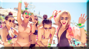 Summer Party in Ibiza - Retro hit - Girls in Bikinis