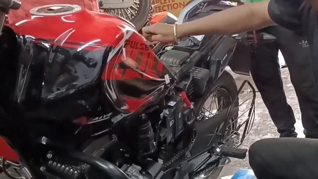 Installation of fog lamp HJG 60 WATT on Xpulse 200 4v смотреть онлайн