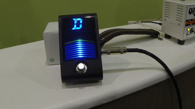 Korg Pitchblack Custom pedal tuner - Demo and Review смотреть онлайн