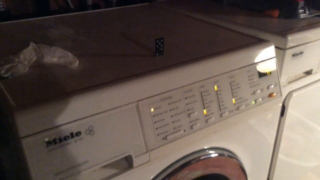 Knocking over 1 domino with a washing machine (INTENSE) смотреть онлайн
