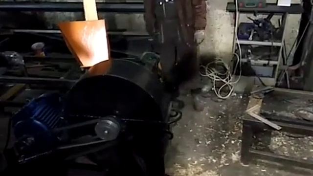 Щепорез Щ. Применяется для переработки отходов древесины и стволов веток в щепу. Контакты Pila54.ru