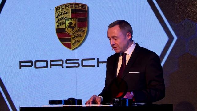 New Porsche Centre Dubai inaugurated by Al Nabooda Automobiles смотреть онлайн