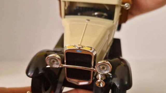 MotorMax 1/24 Platinum Collection 1931 Ford Model AA смотреть онлайн