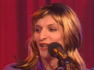 Павел Воля переоделся в женщину