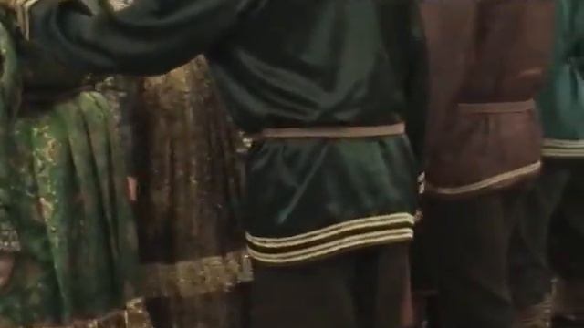 Усть-Цильма. По сеням хожу. На 2 стороны.