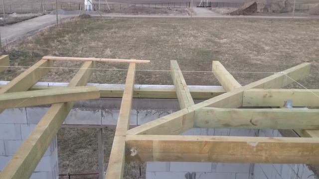 СТРОИМ ДОМ ИЗ ГАЗОБЕТОНА. Балочная клетка чердачного перекрытия. смотреть онлайн