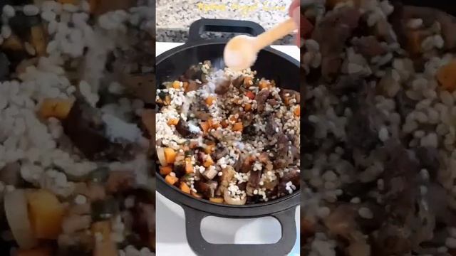 Перловка со свининой и овощами в духовке! # перловкавгоршочке,#простовкусно,#блюдовдуховке . смотреть онлайн